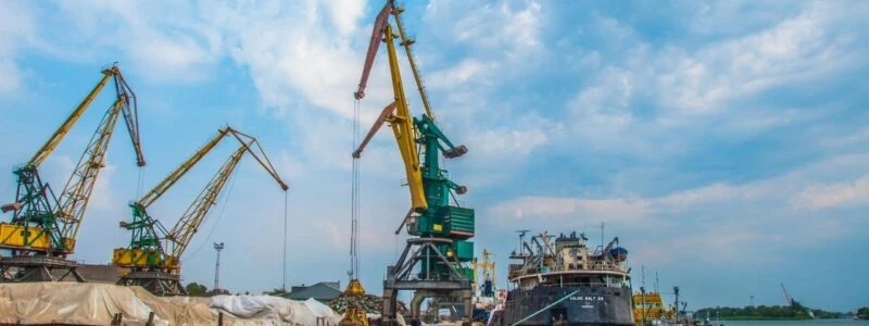 Збільшення пропуску зернових у дунайських портах стримується через критичне зниження рівня води