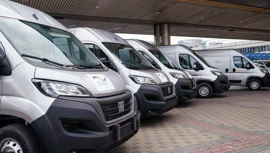 Німеччина передала Україні 10 автомобілів для аварійних бригад залізниці