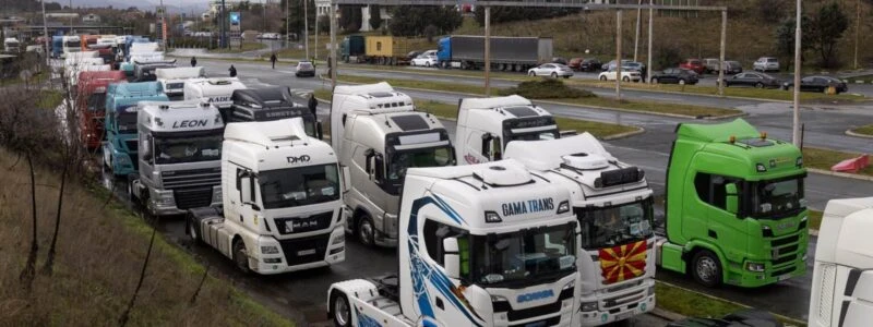 Перевізники з Західних Балкан оголосили про безстрокове блокування кордонів із ЄС із 14 вересня, що ставить під загрозу товарообіг на сотні мільйонів євро